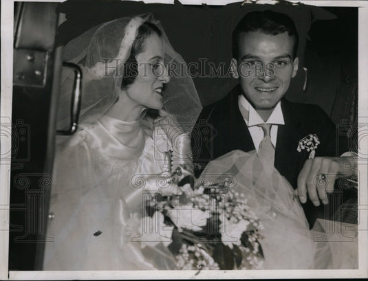 1935 Press Photo Mrs & Mrs FT Warrand II at their wedding - neo00794 - Historic Images
