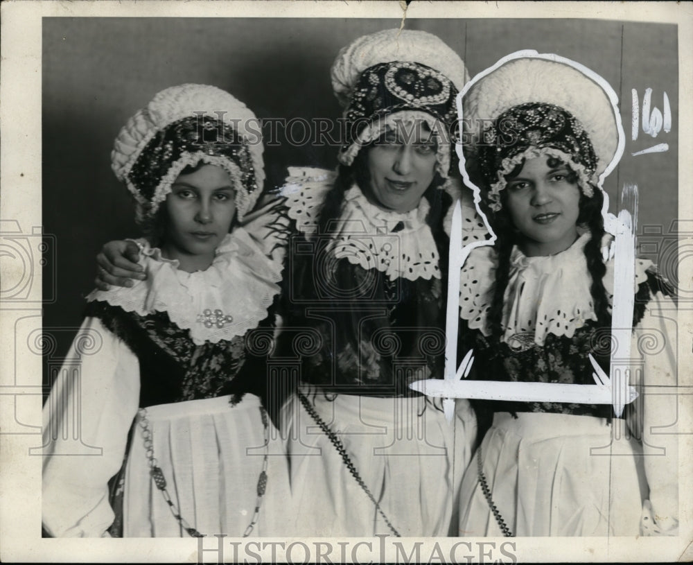 Press Photo Slovenian kids Theresa Sternad, AAnna Turk, Josephine Sternad-Historic Images