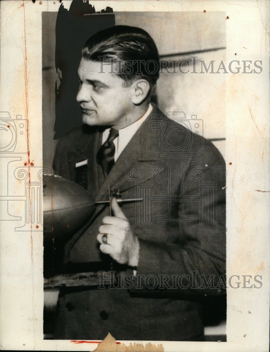 1964 Press Photo Coach Harry Kipke of Michigan Wolverines Football Team-Historic Images