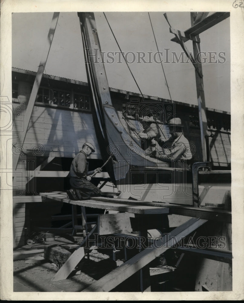 1942 Men Working at United States Ship Yard  - Historic Images