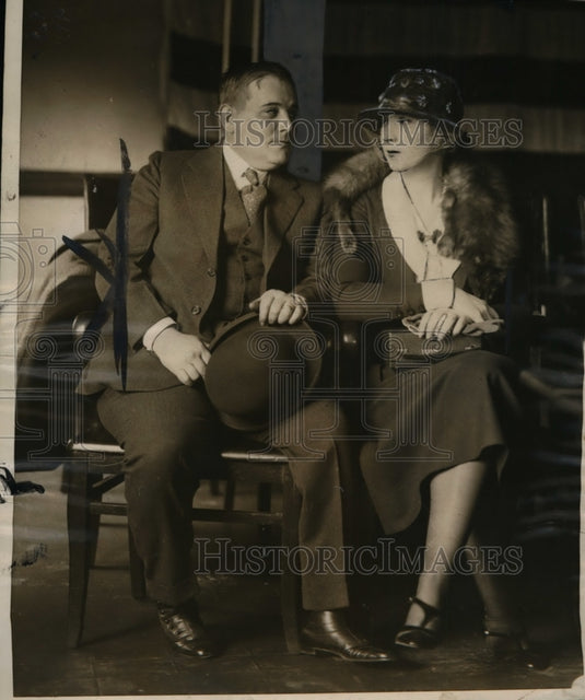 1922 Press Photo Hazel Hirsh & Husband Oscar in Court, Mineola, Long Island - Historic Images