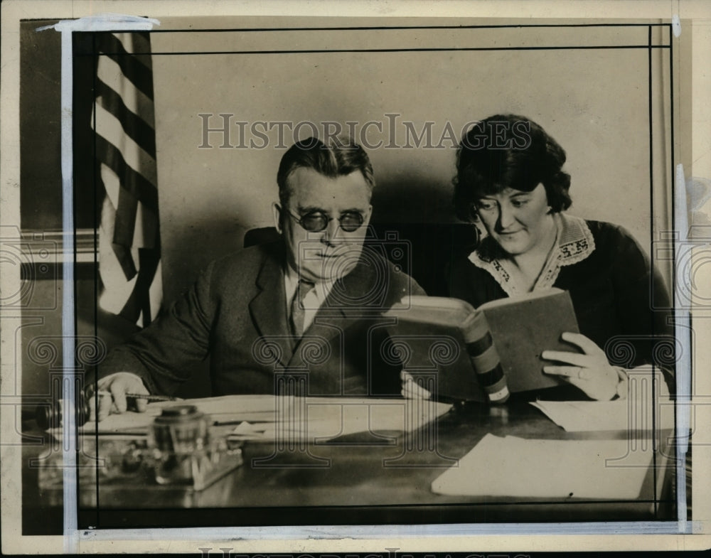 1927 Press Photo Ann V Kanes &amp; Judge Samuel Bell in Cinncinati Ohio - neo01927-Historic Images