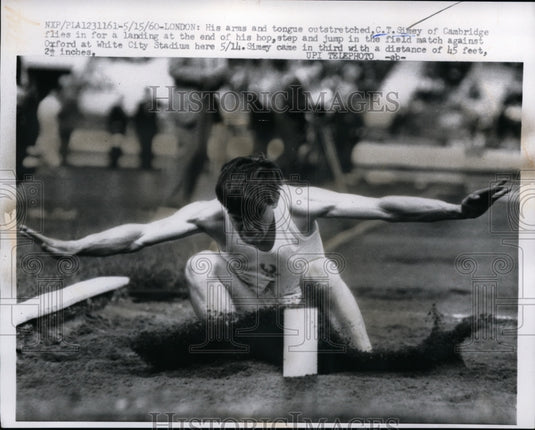 1960 Press Photo CT Simey of Cambridge in hop step jump at London meet-Historic Images