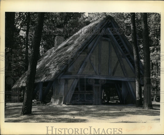 1956 Jamestown's Glasshouse may have bee America's 1st factory - Historic Images