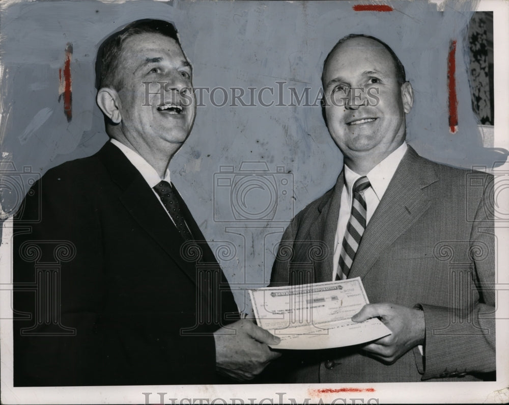 1956 Press Photo Curtis Lee Smith of YMCA Given Check by General Motors-Historic Images