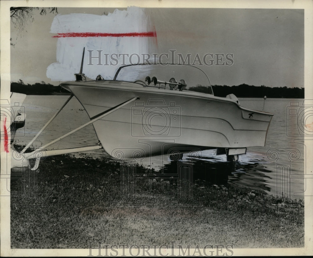 1960 Press Photo Boat Launch by Amphibious Boats Inc. of Denton, Texas-Historic Images
