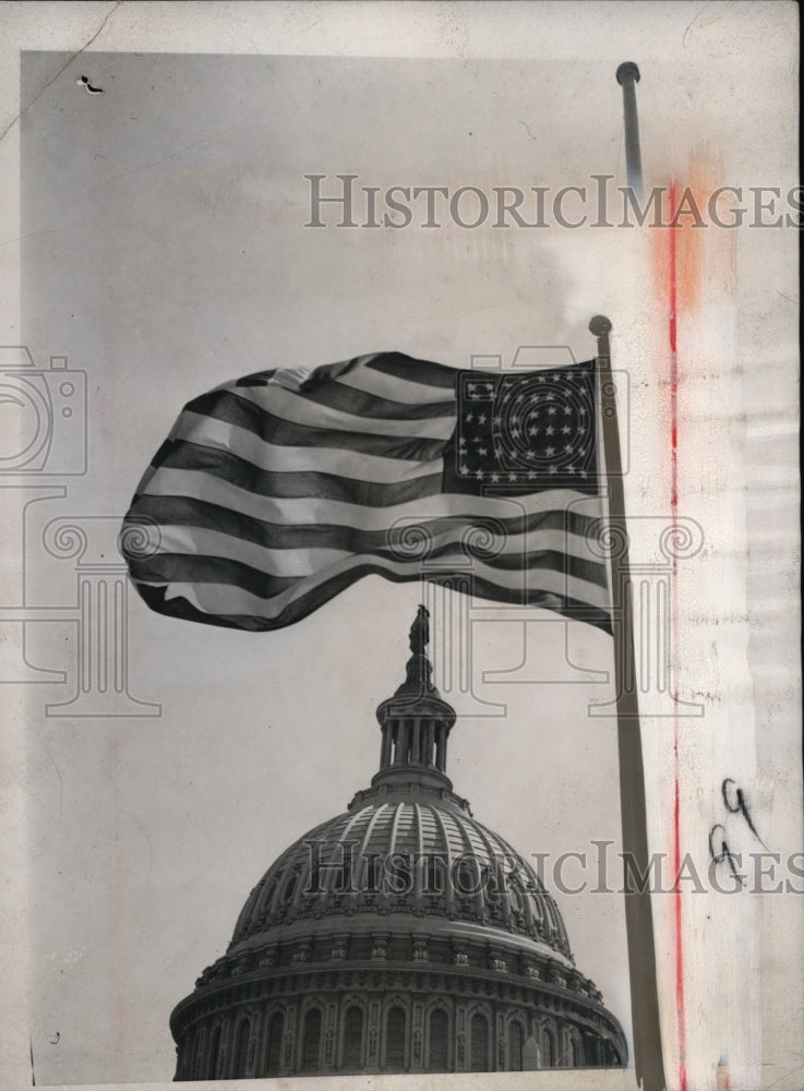 1941 US Flag & Capitol Building, Washington, D.C.  - Historic Images