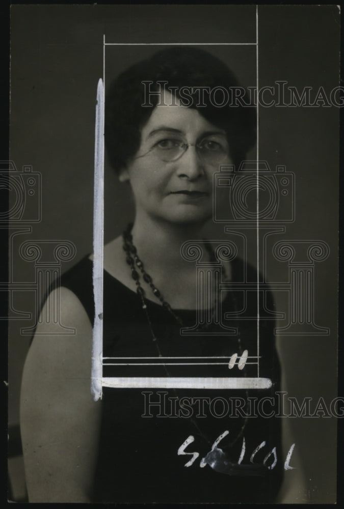 1927 Mrs EA Powell Advisor to Attendance of Cleveland Women&#39;s Clubs - Historic Images