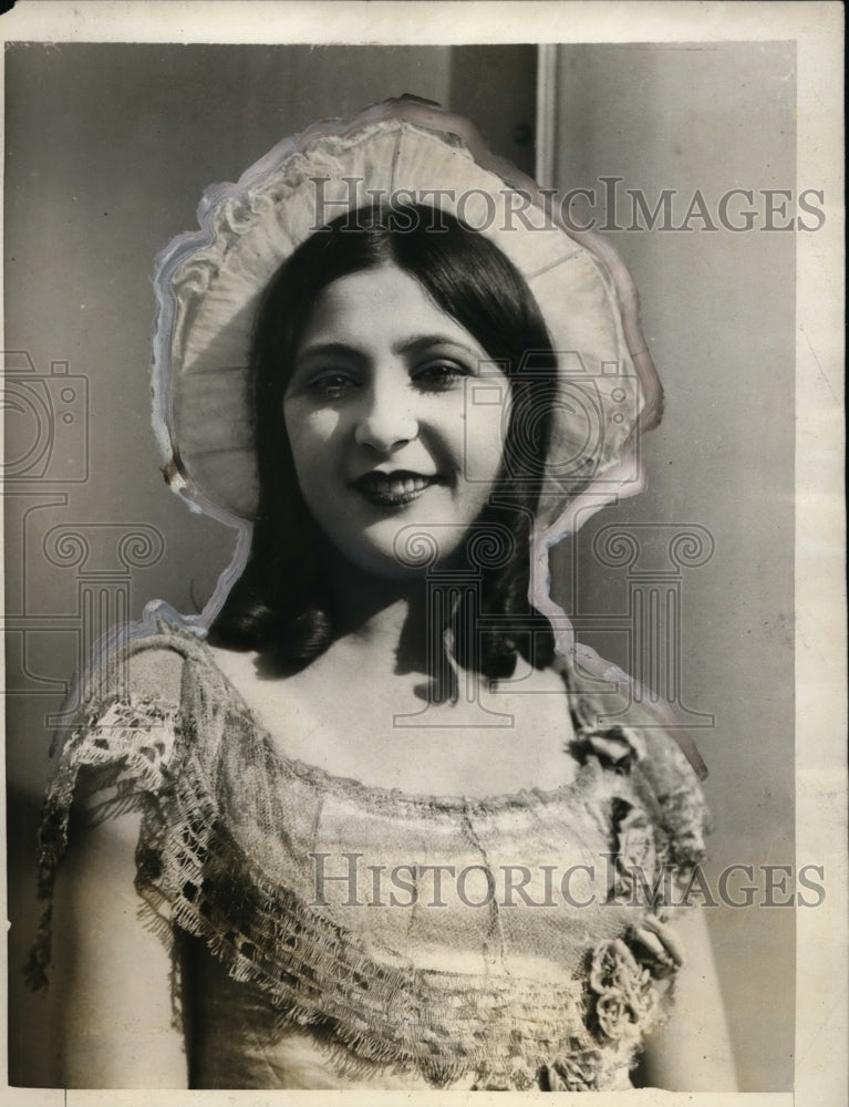 1926 Press Photo Viola Kaye of L.A. Wears a Cap with Curls to Cover Growing Hair-Historic Images