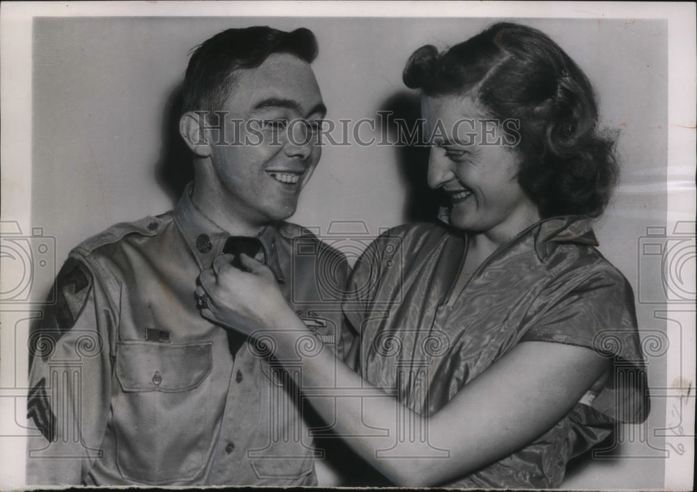 1954 Press Photo Corporal Edward S. Dickenson &amp; Wife Kate at Court Martial-Historic Images