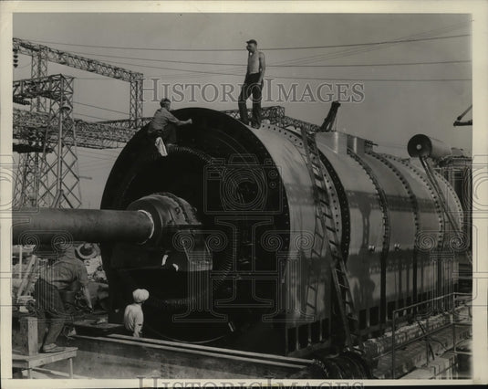 1936 Electricity Cycle Changer at Los Angeles Bureau Power & Light - Historic Images