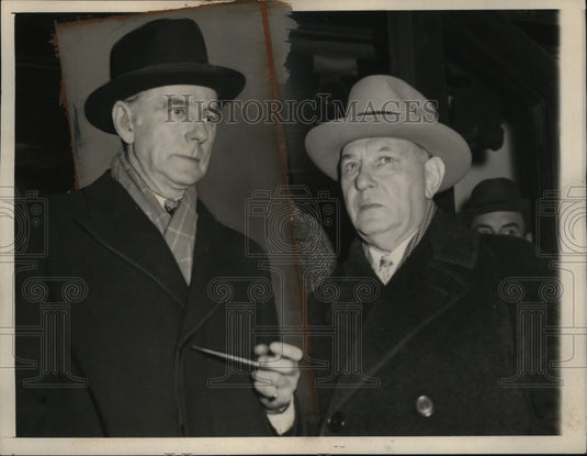 1944 Press Photo Frank Starr Williams, Al Brodie Leaving St. Luke's Hospital-Historic Images