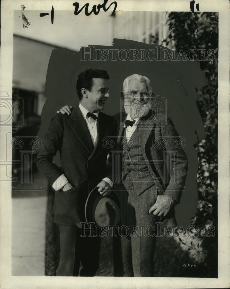 1921 Press Photo Actor Raymond McKee & Samuel Yetter at Goldwyn Studios-Historic Images