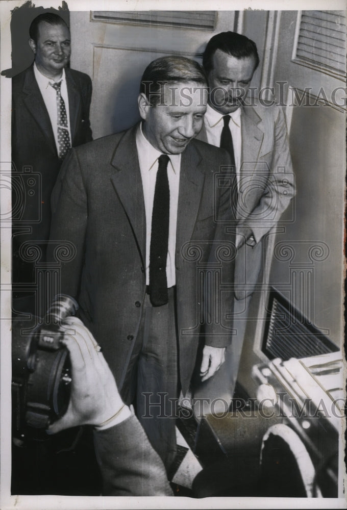 1955 Press Photo John Bugas w/ Ford Negotiating Team at United Auto Workers Meet - Historic Images
