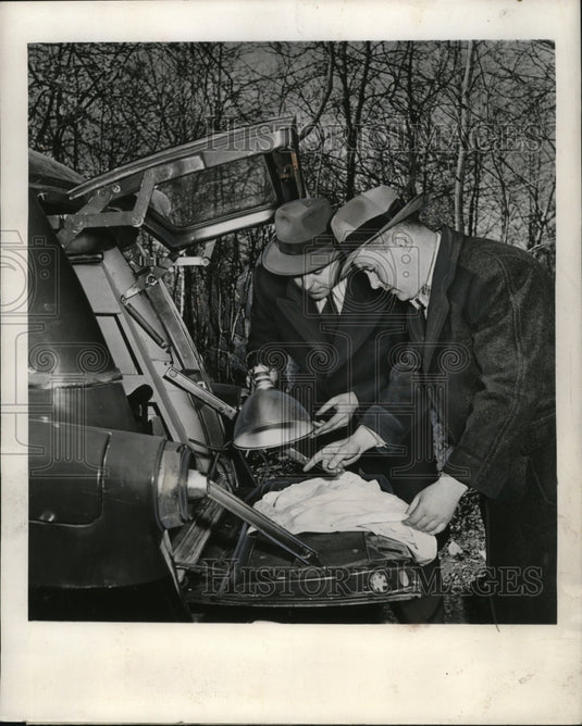 1954 Press Photo New York City Police Lab Use Ford Courier Ultraviolet Lamp - Historic Images