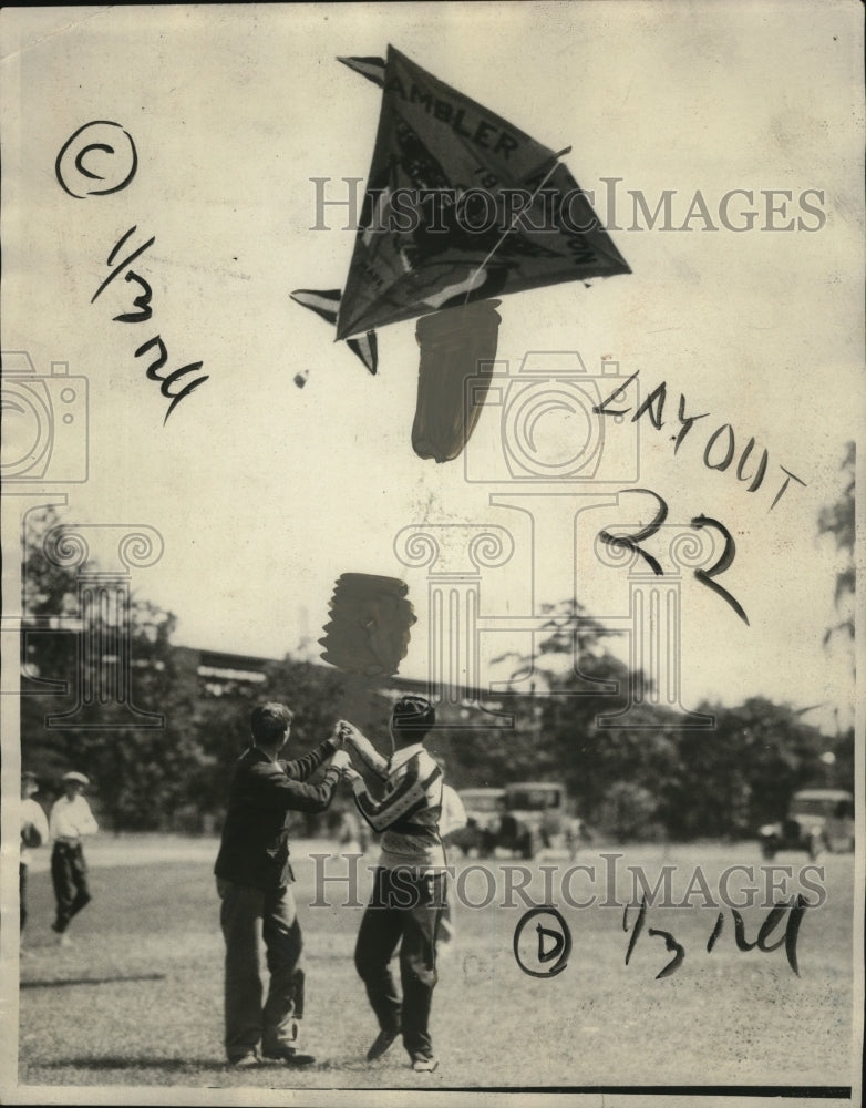 1927 Children Flying Kite  - Historic Images
