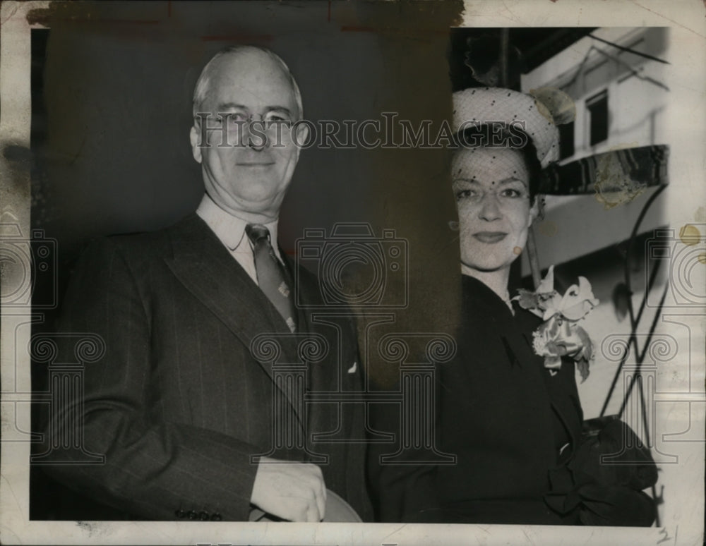 1945 Ambassador Charles Sawyer & Wife Aboard "Queen Mary" - Historic Images