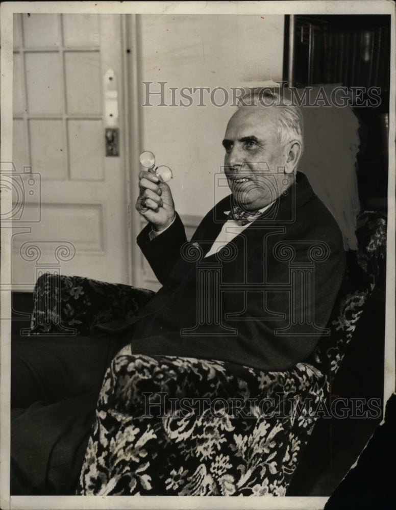 1931 Press Photo Theodore Dreiser at hotel Ansonia, New York - neo04545-Historic Images