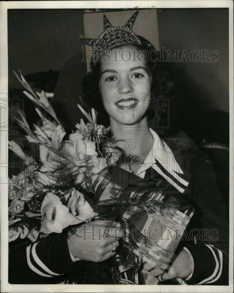 1940 Press Photo Sally Lyon, Chosen queen St. Petersburg Sports Ball - Historic Images