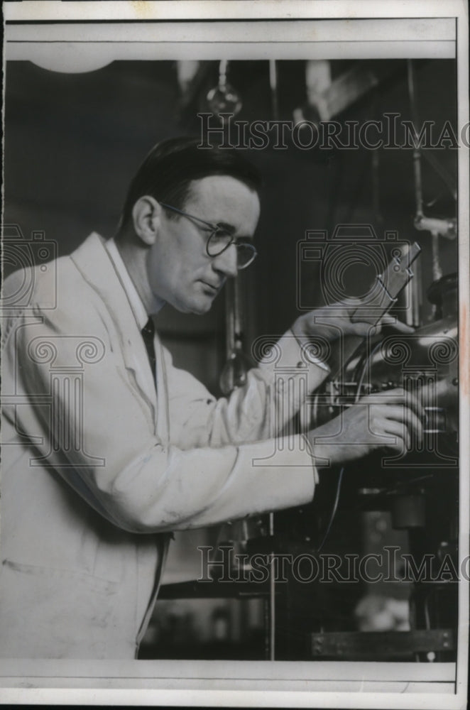 1955 Press Photo Polykarp Kusch, Scientist &amp; Nobel Prize Winner - Historic Images