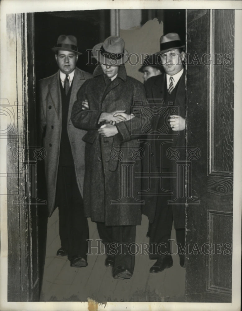 1934 Harry Steinmetz arrested for murder of wife & Rev.John Leonard - Historic Images