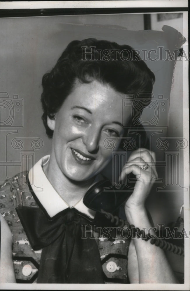 1956 Gladys Irene Owens, Secretary of Congressman James Roosevelt - Historic Images