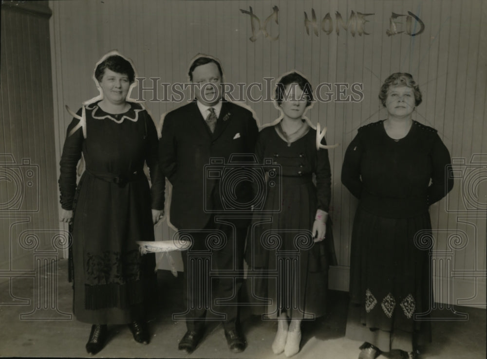 1919 Press Photo Tillie Howard, Roy Davis, Lucille Wankey at Home Ed-Historic Images