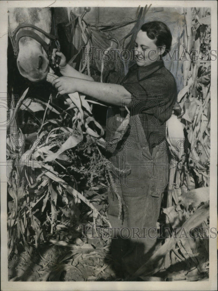 1940 Mary Wolford, National Champion Women's Cornhusker, Missouri - Historic Images