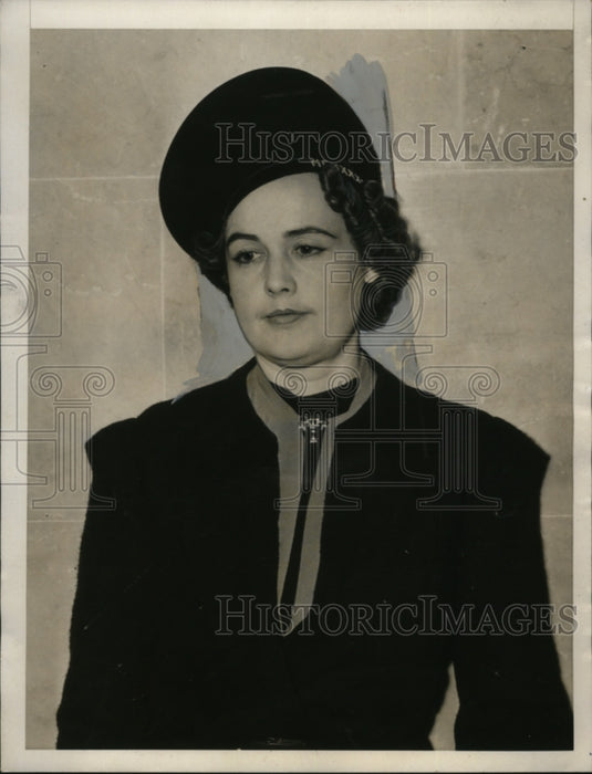 1938 Theodore Wiecker Jr. & Wife, Divorcing After Broken Vase - Historic Images