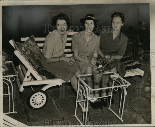 1941 Press Photo Mrs. Louis Milleu, Mrs. Frederick Mcguire & MRs. Reocluig - Historic Images