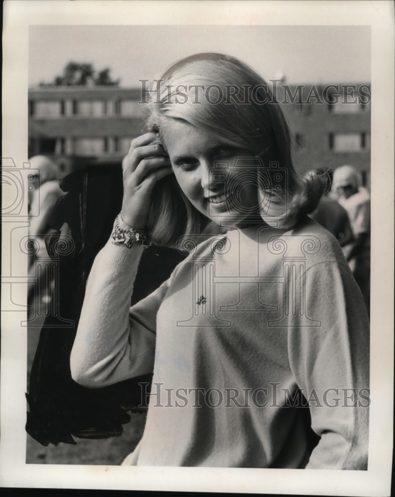 1965 Press Photo Sue Lott - neo05650-Historic Images