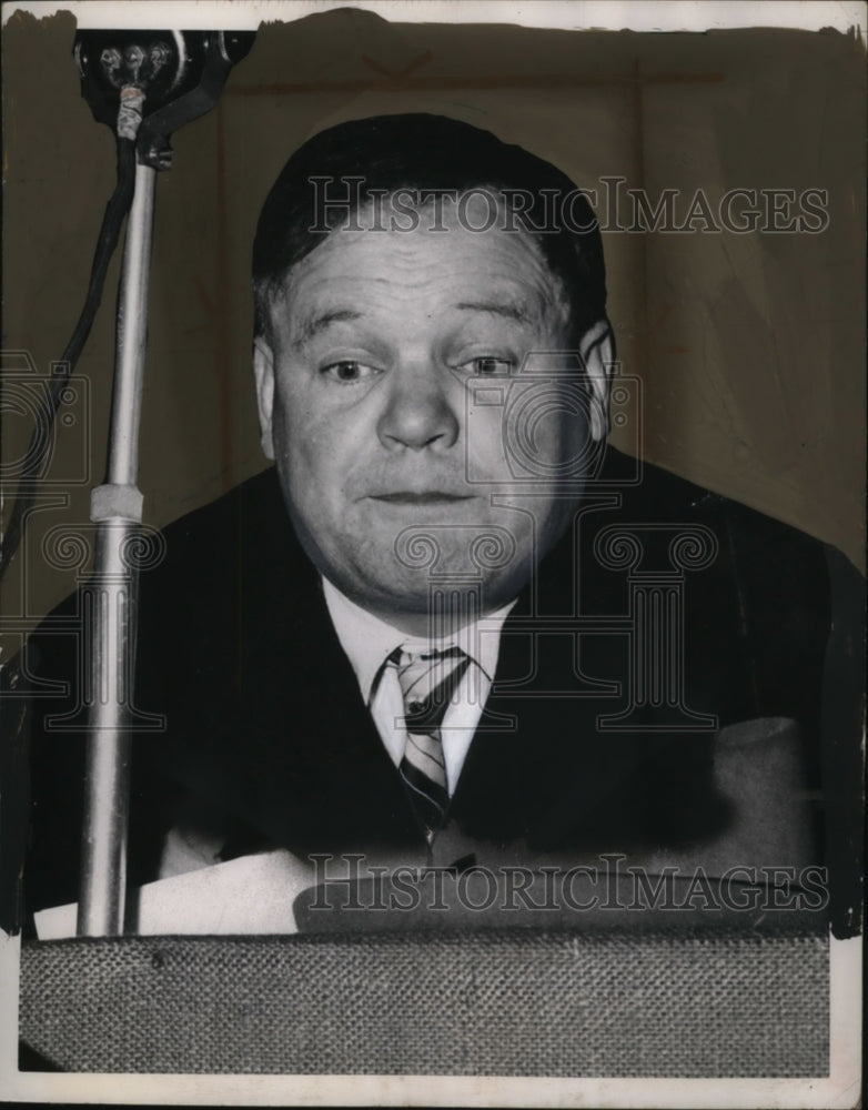 1947 Maurice Thorez Addressing French Communist Gathering - Historic Images