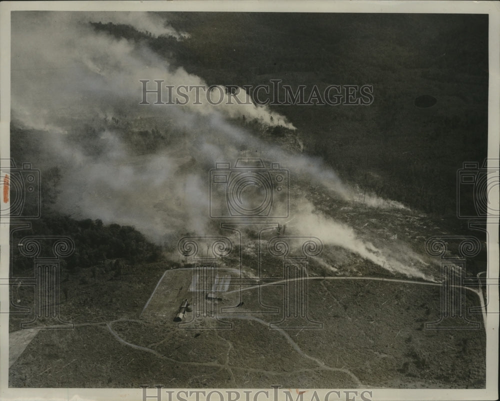 1930 Press Photo Forest Fire in Oconto, Wisconsin - Historic Images