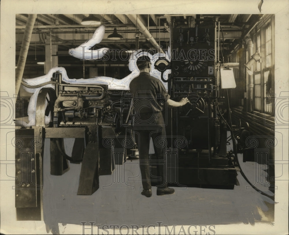 1927 Engine Life Test on Dynomometer Auto Manufacturer  - Historic Images