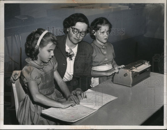 1961 Teacher Laura Kier & Students at Forrest Elementary School - Historic Images