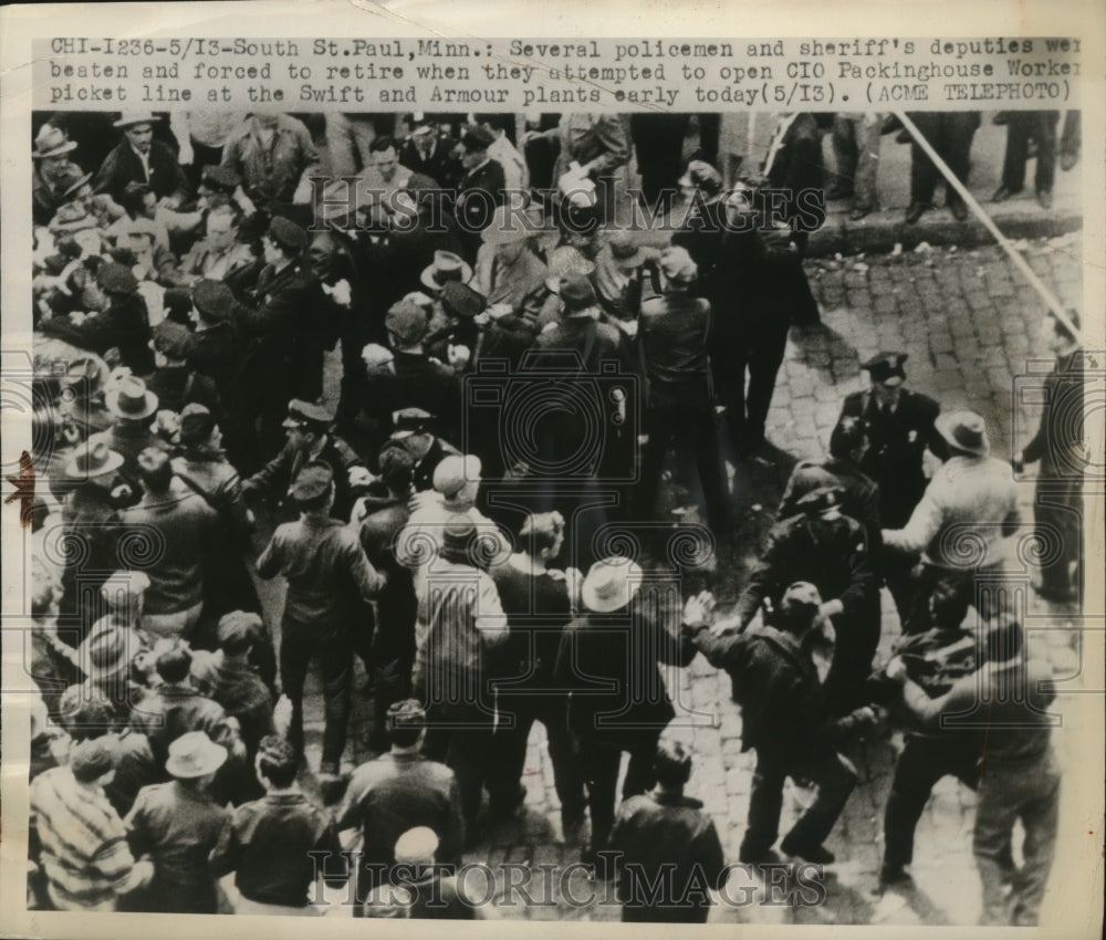 1948 Press Photo Policemen &amp; Sheriffs beaten at Swift &amp; Armour Plants St. Paul - Historic Images