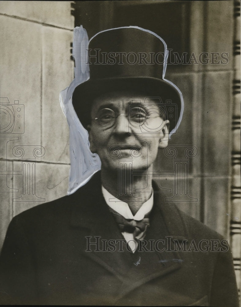 1928 Press Photo John Dunn, Hoover's butler when he lived in London - neo06603-Historic Images