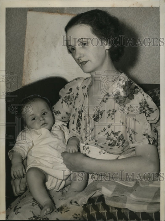 1938 Press Photo Margaret Didier & infant son Robert, after recussiation - Historic Images