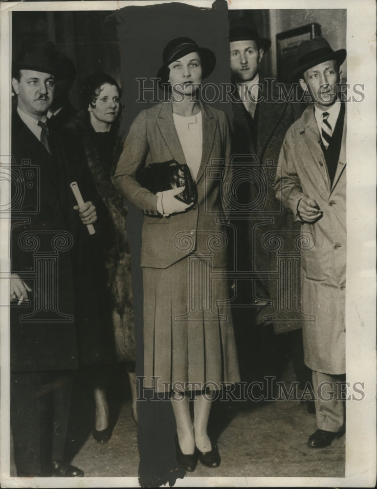 1932 Tennis Player Helen Wills Moody Arriving in Paris, France - Historic Images