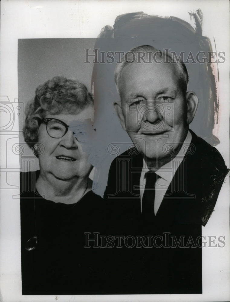 1967 Press Photo Edward Wood &amp; Wife for Golden 50th Anniversary - Historic Images