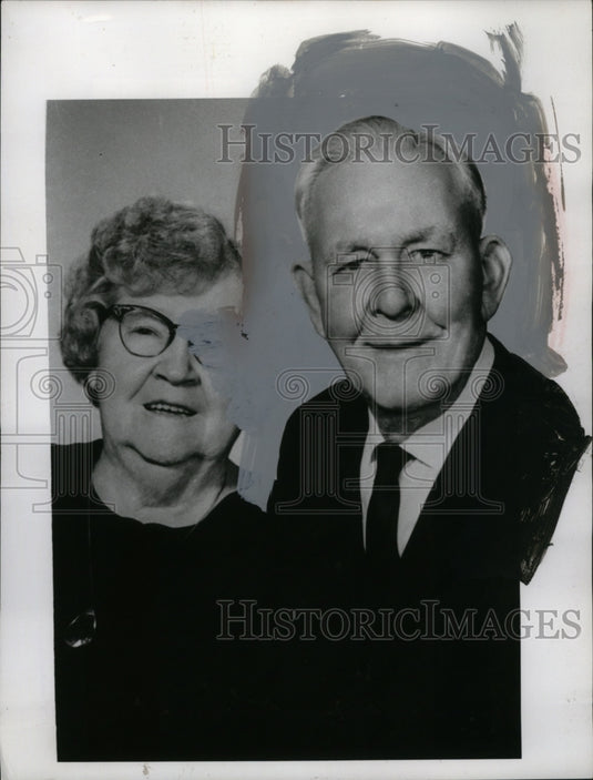 1967 Press Photo Edward Wood & Wife for Golden 50th Anniversary - Historic Images