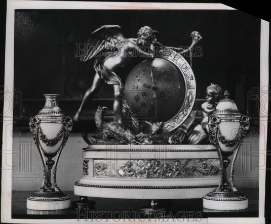 1969 Press Photo Set at Mez Wallace Habbell clock, vases & candle holders - Historic Images