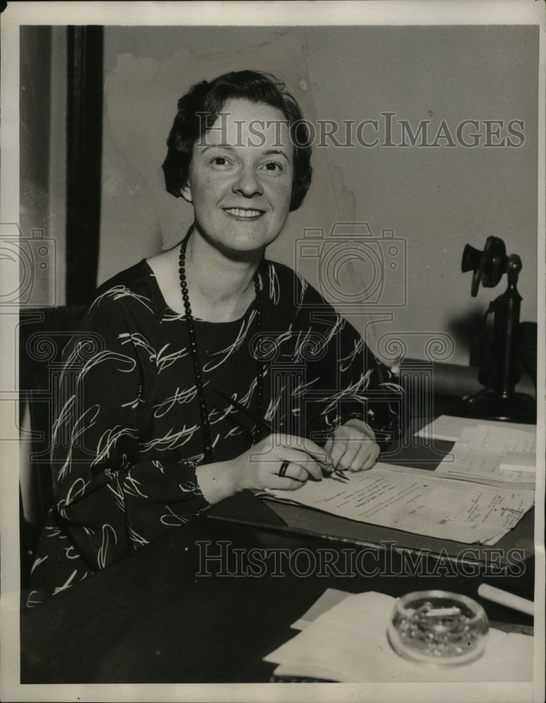 1933 Press Photo Stella Siken, Assistant to U.S. Attorney General - Historic Images