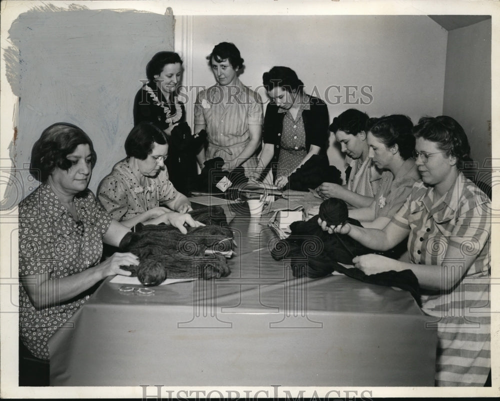 1941 Press Photo American Red Cross Service Center Volunteers, Detroit - Historic Images