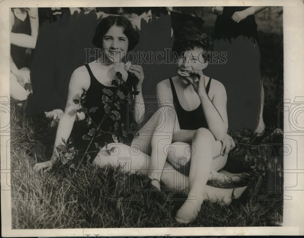 1929 Press Photo Excelsior Club Members Swimmers of Kenwood, England - neo08459-Historic Images