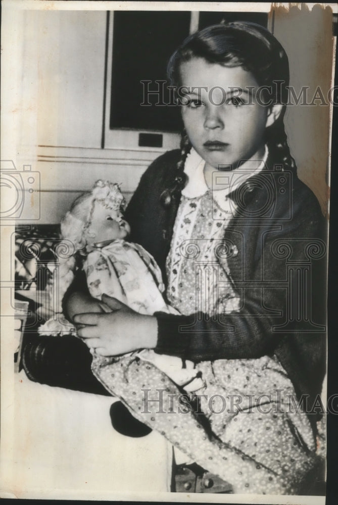 1947 Press Photo Patty Becker, Girl to Have Leg Amputated - Historic Images