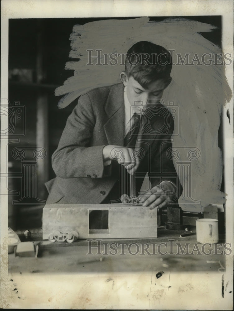 1928 Press Photo Robert Pierce at Shady Hill School Railroading Class - Historic Images