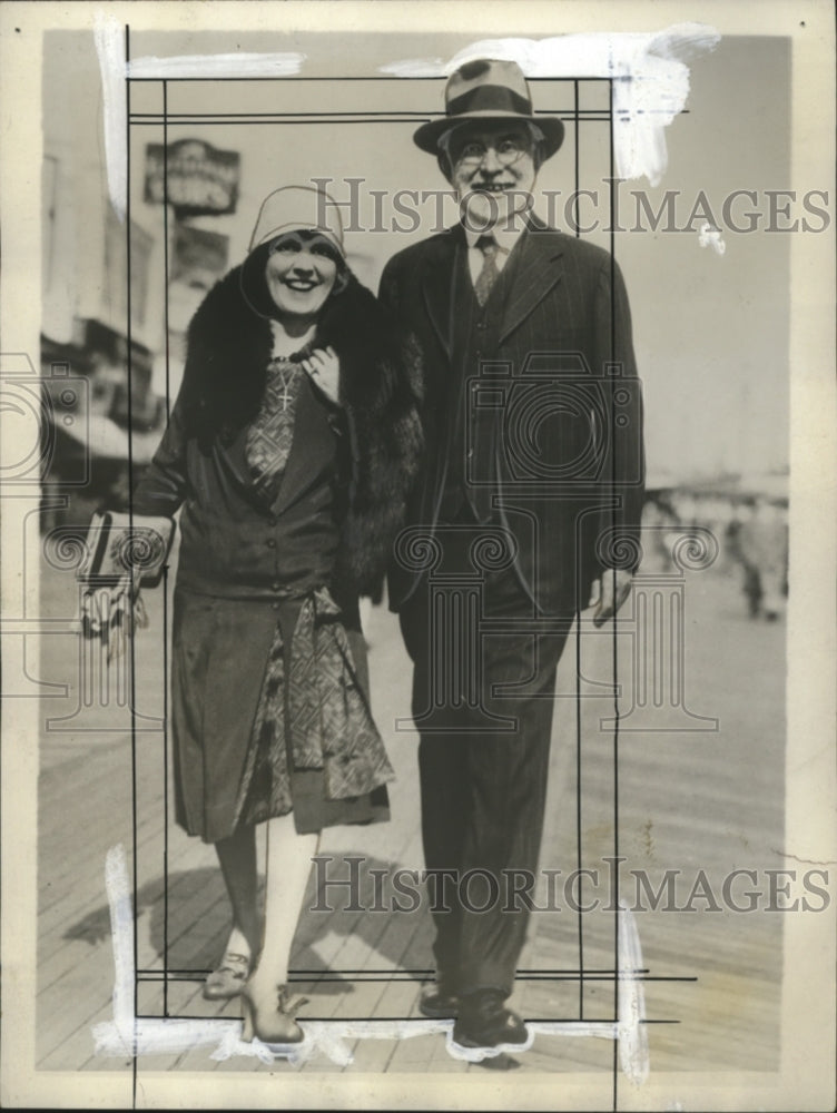 1929 Press Photo Henry Doherty on Honeymoon w/ Mrs Percy Eames, Atlantic City-Historic Images