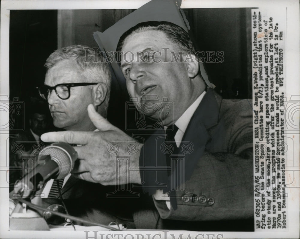 1965 Press Photo NASA Chief James Webb testifying at Senate Space Committe - Historic Images