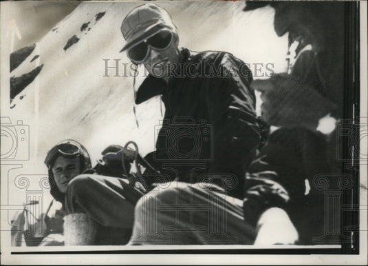 1957 Press Photo stranded mountaineers Mike McGuire, David Bishop rescued - Historic Images
